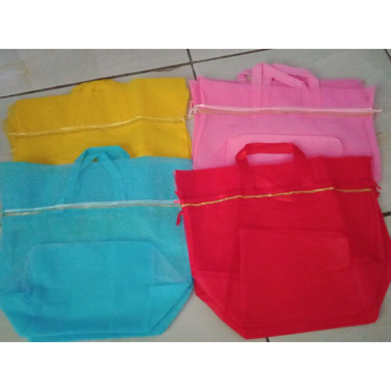 

tas tila untuk souvenir box kaleng