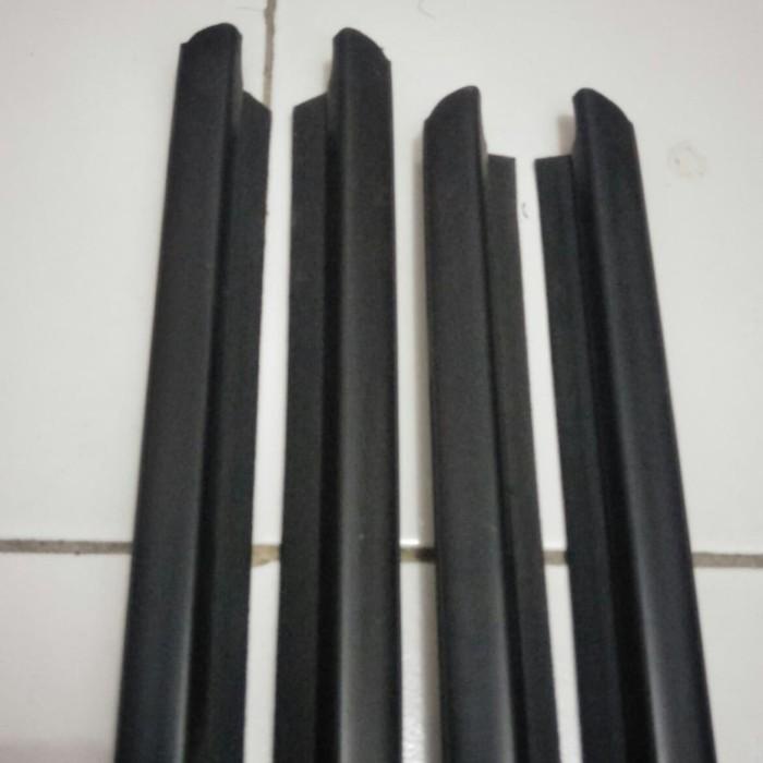 pelipit kaca atau list kaca pintu rush dan terios lama