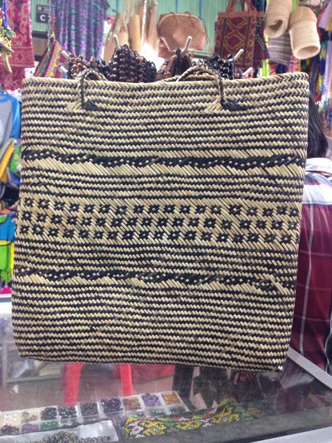 Tas Rotan Khas Kalimantan