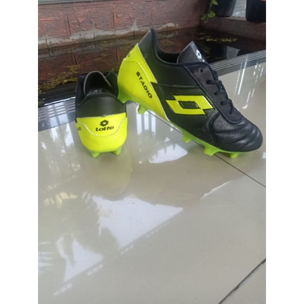 SEPATU BOLA KULIT ANAK TERMURAH/SEPATU BOLA SUPER KUAT