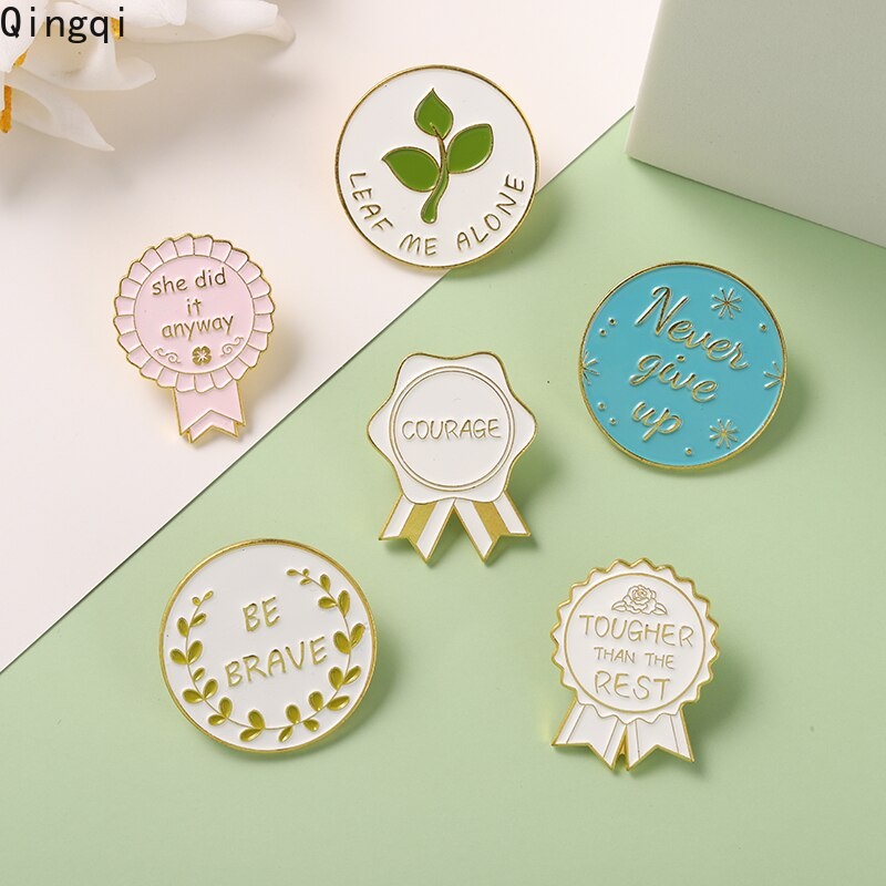 Bros Pin Enamel Desain Kartun Tulisan Be Brave Motivasional