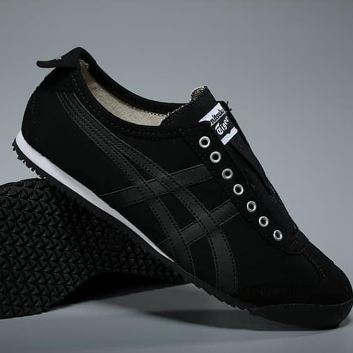 onitsuka hitam