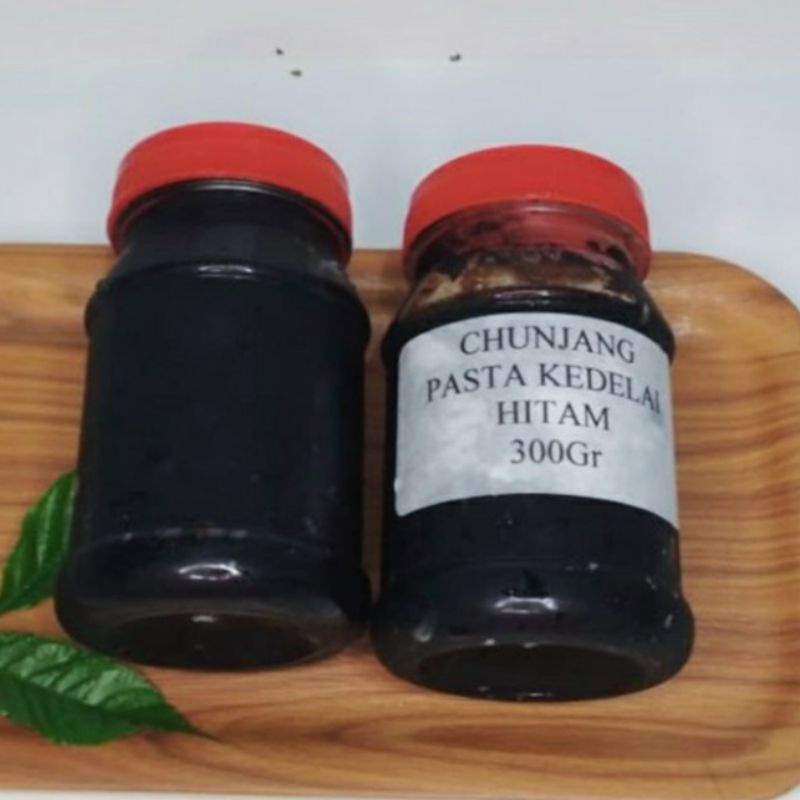 (Lion Chunjang Black Bean Paste Repack 300 gr Pasta Kedelai Hitam Korea Jjajang)