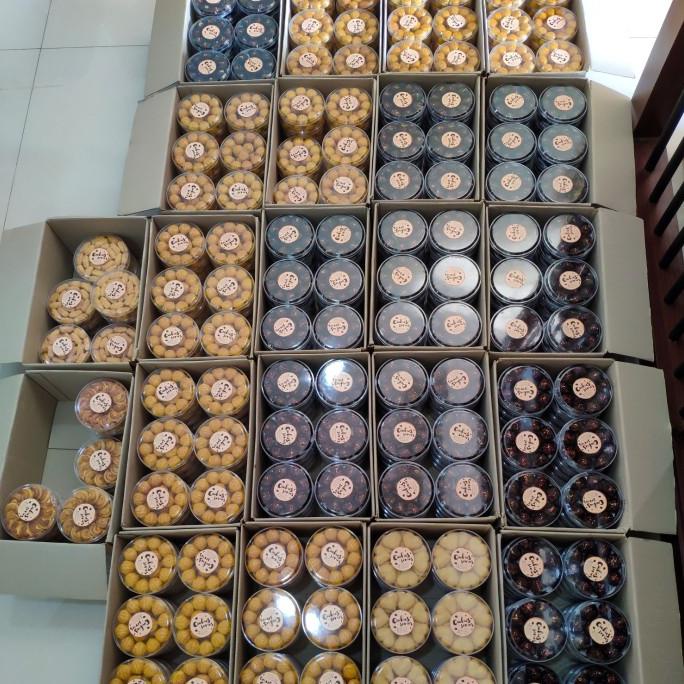 

Cookies Parcel Hamper Hampers Parsel Kue Kering Lebaran Idul Fitri