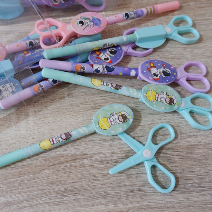 

Pulpen gel karakter per pack isi 12 pcs