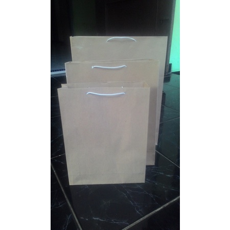 

Paper Bag Shopping Bag Tas Kertas Polos Ukuran 22 x 6 x 27