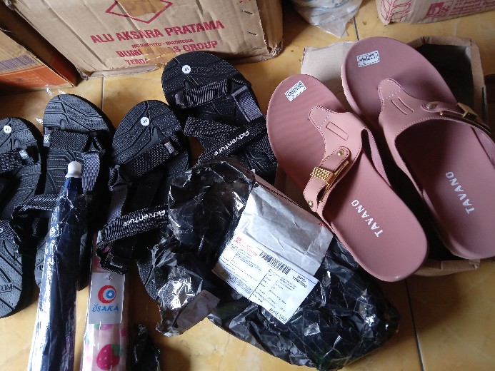 Payung Topi Untuk Anak Anak Atau Dewasa / Payung Kepala Hujan Melindungi Simp