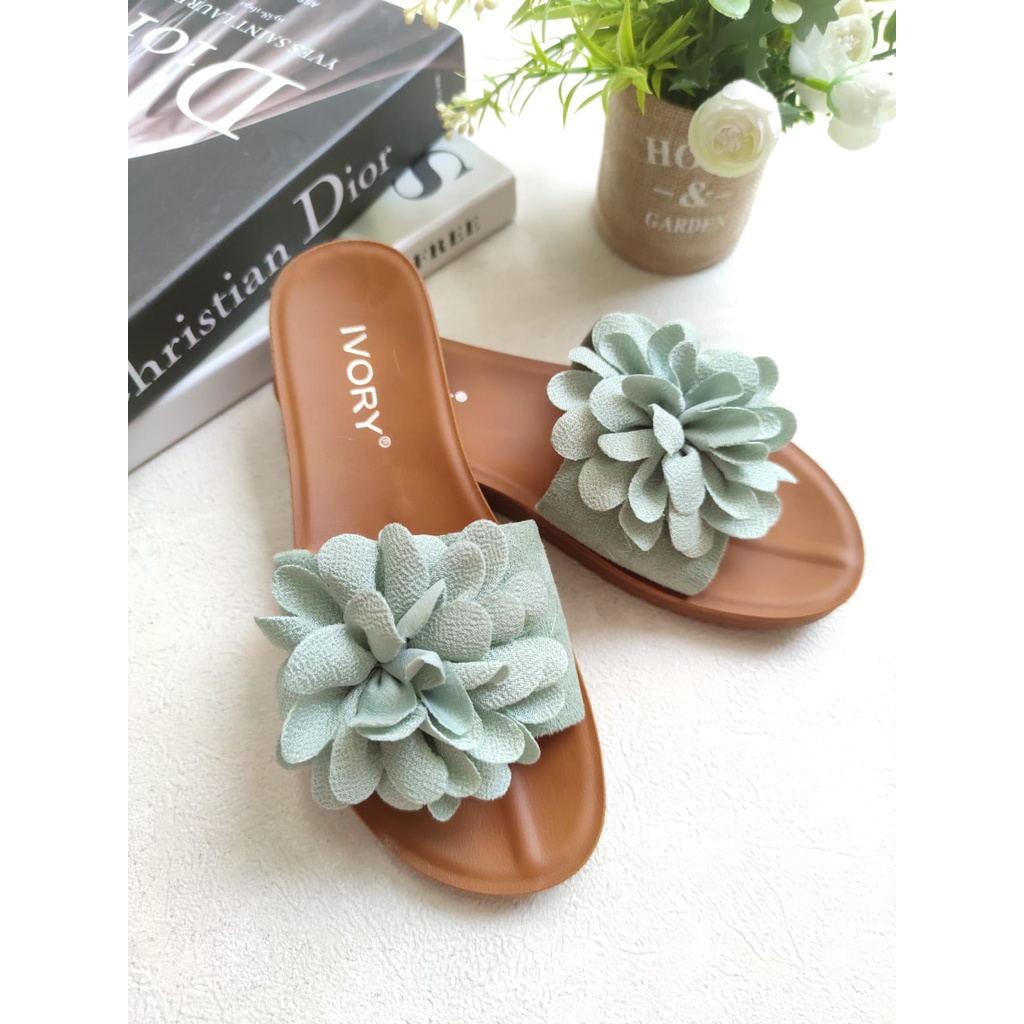 IVORY Sandal Flat Wanita Fashion Bunga SL22-29