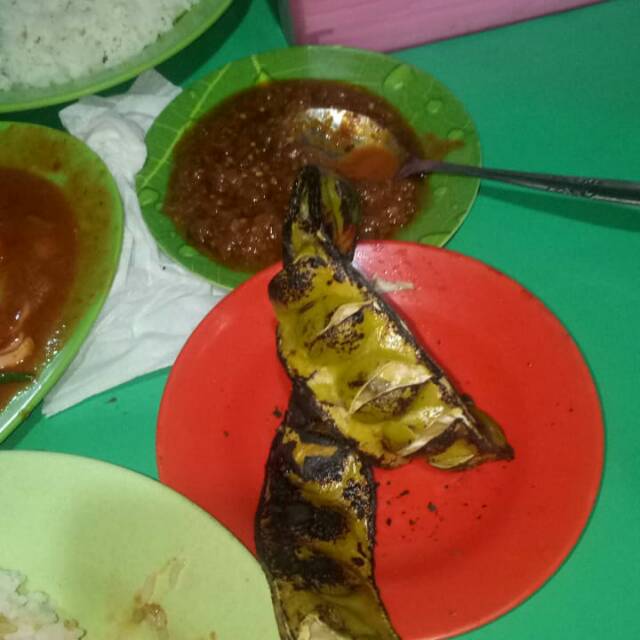 

Petai di tambah sambal