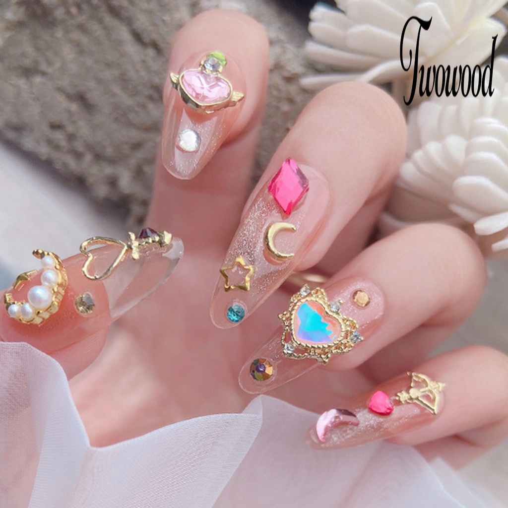 1 Kotak Dekorasi Nail Art Bentuk Bulan Bintang Warna-Warni Bahan Resin Tahan Air Untuk Kecantikan