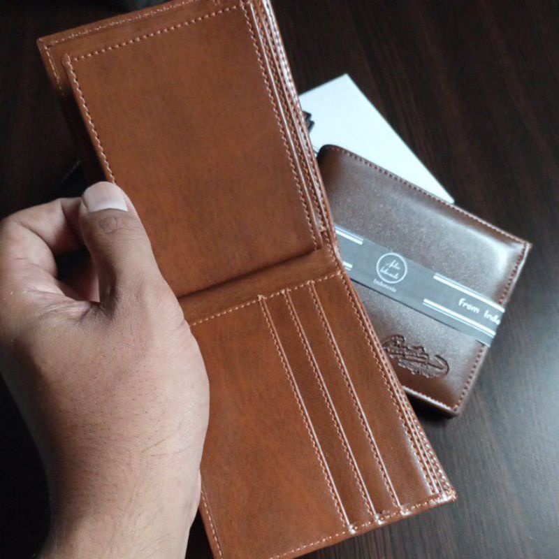 {anton hilmanto} dompet lipat biasa pria bahan kulit sintetis lokal pipa embos #dompet #dompetlipat #dompetpria #dompetcowok #dompetbagus #dompetkeren