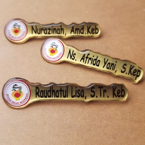 

Name Tag Karakter Kuningan atau Stainless
