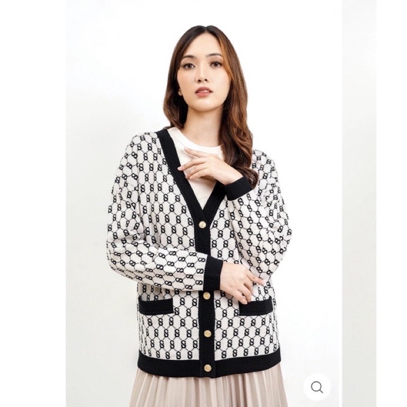 sweatshirt sweater cardi signature monogram benang jarum buttonscarves