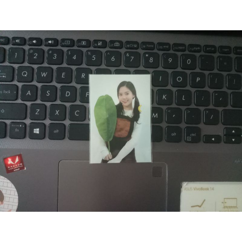 (booked) photocard pc oh my girl banhana hyojung banana allergi monkey bam rare