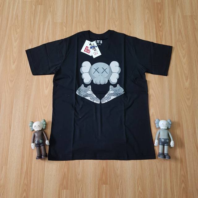 BAJU KAOS UNIQLO X KAWS JORDAN ATASAN UNISEX