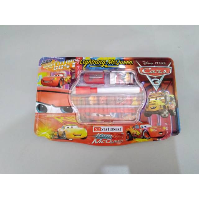 

Kotak pensil karakter 3