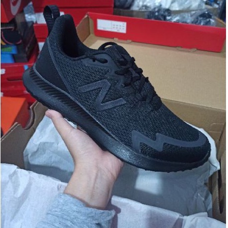Sepatu Running fULL BLACK  New Balance Ryval Run ORIGINAL