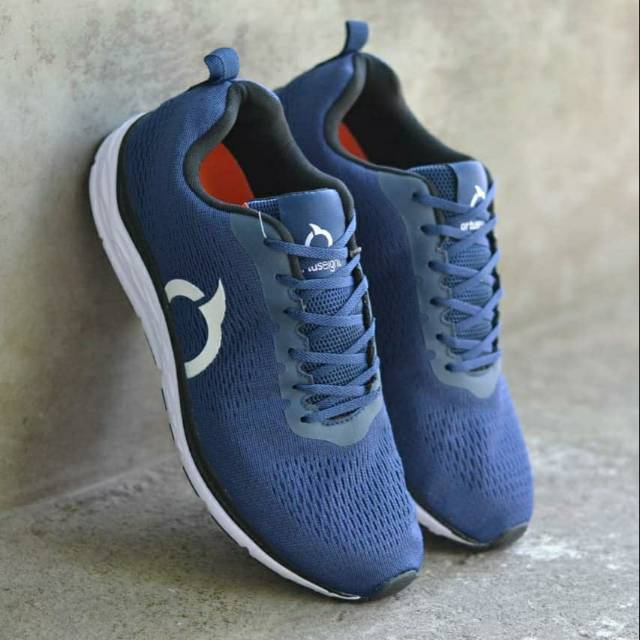 SEPATU RUNNING ORTUSEIGHT VECTOR