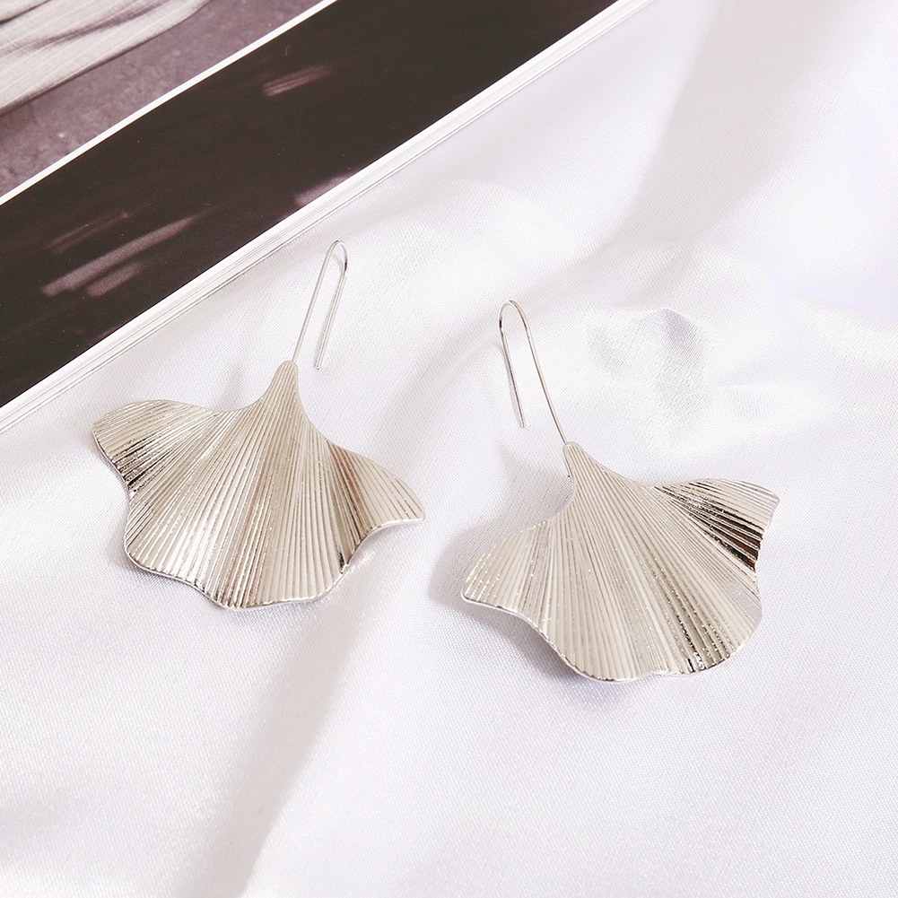 Hu Hu Hu Hu Hu Alat Bantu Pasang Kacamata♡ Anting Kait Gantung Statement Wanita Desain Daun Ginkgo Untuk Pesta