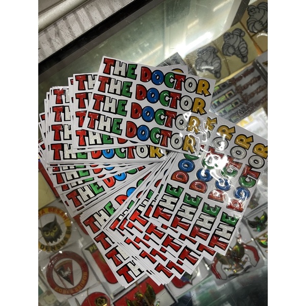 

STIKER TIMBUL THE DOCTOR 9,5cm x 1,5cm