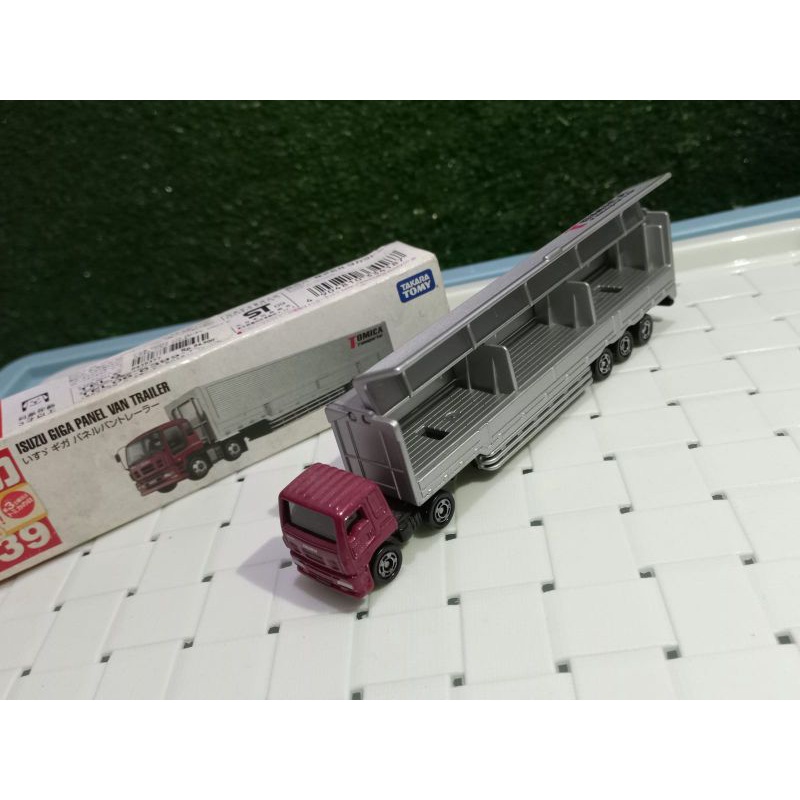 DieCast Tomica ISUZU GIGA PANEL VAN TRAILER