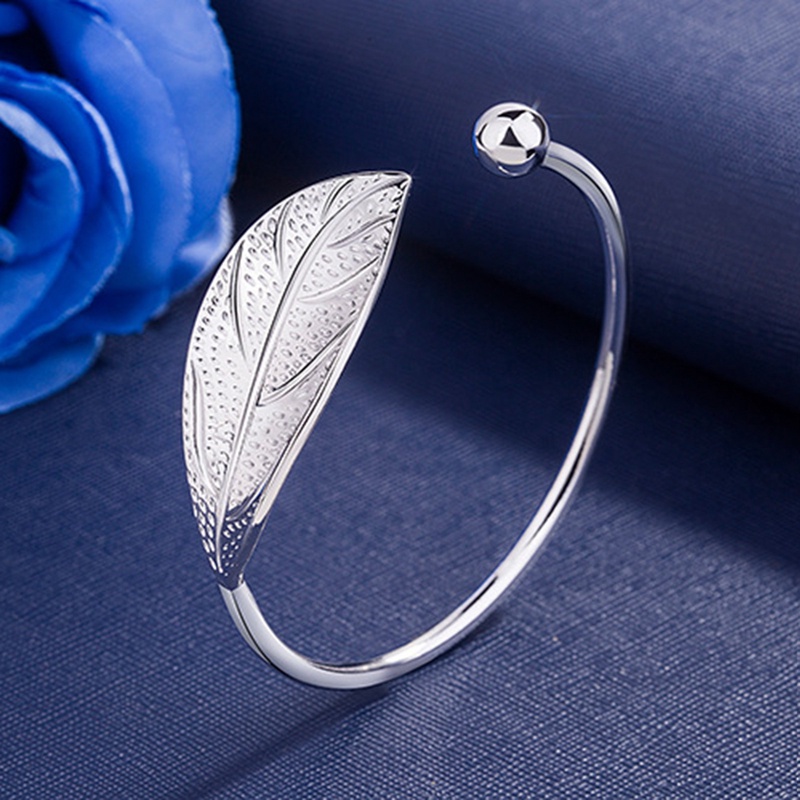 Gelang Bangle Open Desain Daun Warna Silver Untuk Wanita