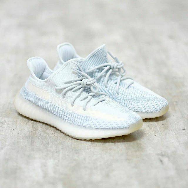 adidas yeezy 350 v2 cloud white