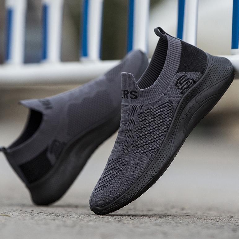 Highland Sepatu Pria Slip On Running Shoes Sepatu Olahraga Lari Ringan Sepatu Pria Casual Santai  MR