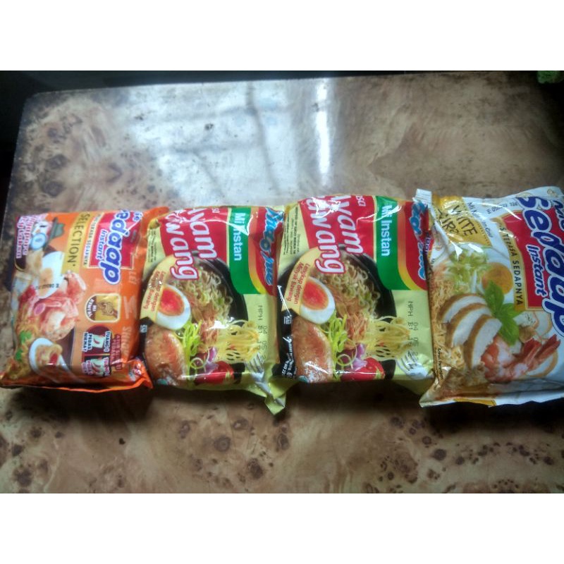 

Mie Indomie dan Sedaap instan