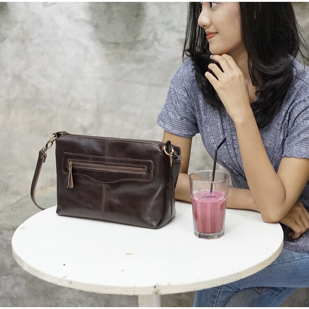 TAS SELEMPANG KULIT ASLI CAMELIA SLINGBAG