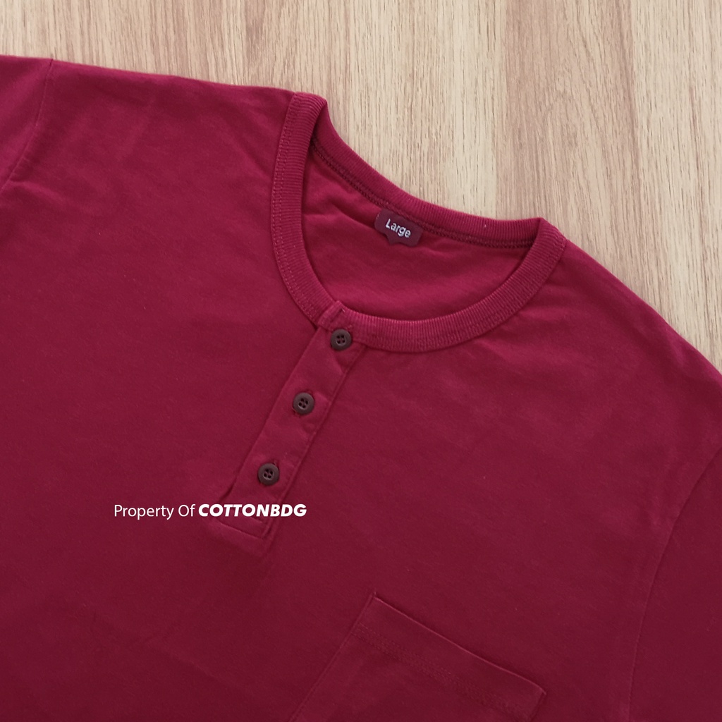 KAOS SAKU KANCING PRIA POLOS WARNA MAROON SOLID HENLEY TANGAN PENDEK UKURAN S-XL BAHAN COTTON COMBED 30S ORGINAL