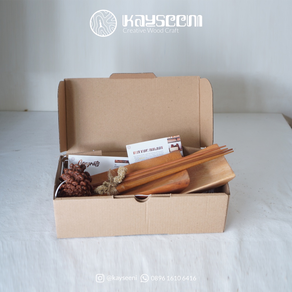 

KAYSEENI HAMPERS SUSHI | KADO PERNIKAHAN/WEDDING | WISUDA/GRADUATION | ULANG TAHUN/BIRTHDAY | EXCLUSIVE GIFT BOX | SOUVENIR | LEBARAN | ANNIVERSARY | HAMPERS KAYU | JAPANESE FOOD