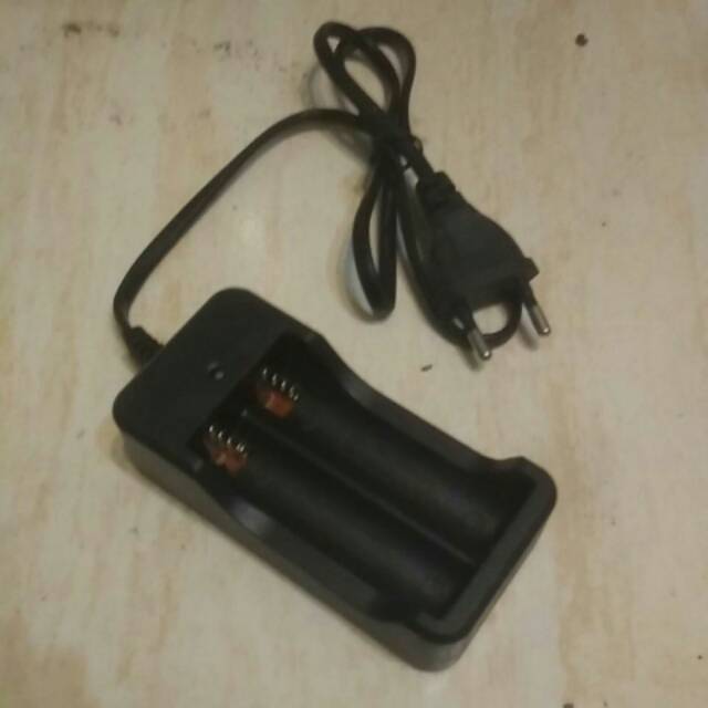 Charger baterai laptop baterai senter swat 2 slot