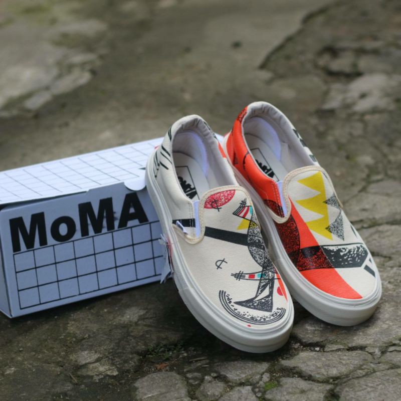 sepatu vans moma slip on unisex size 36-44