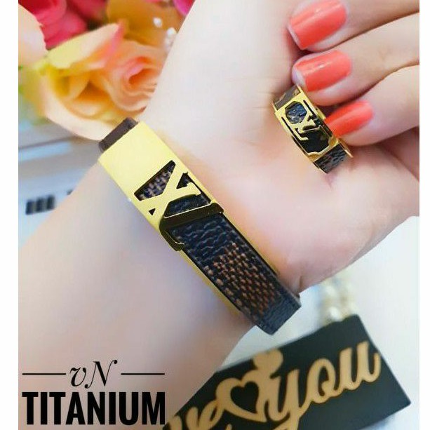 Set Perhiasan Titanium Gelang Dan Cincin LV* Gold