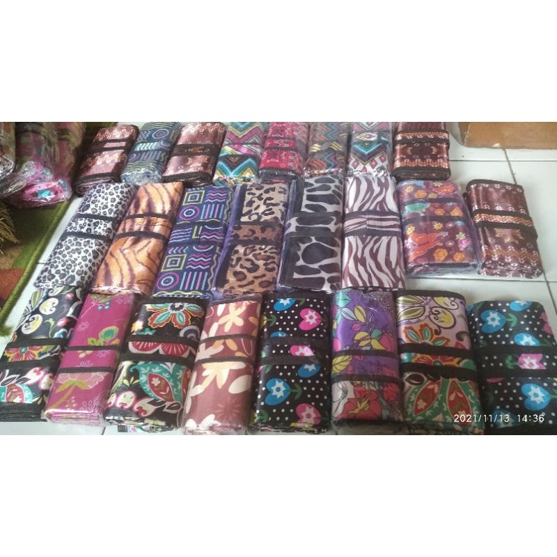 tikar lipat tikar piknik alas duduk alas sajadah