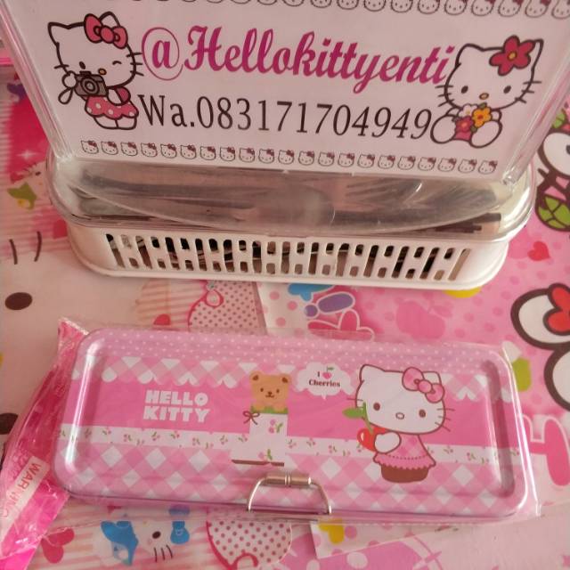 

Tempat pensil hellokitty 3tingkat