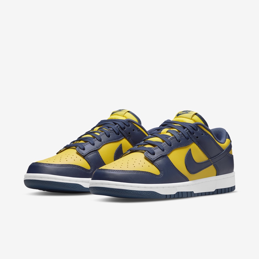 maize and blue dunks