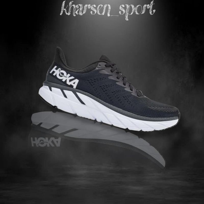 hoka clifton 7 triple black