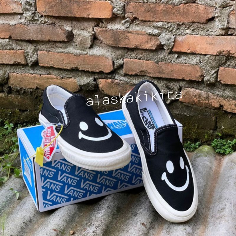 Sepatu Vans Slip on OG SMILE Black white Premium BNIB made in china