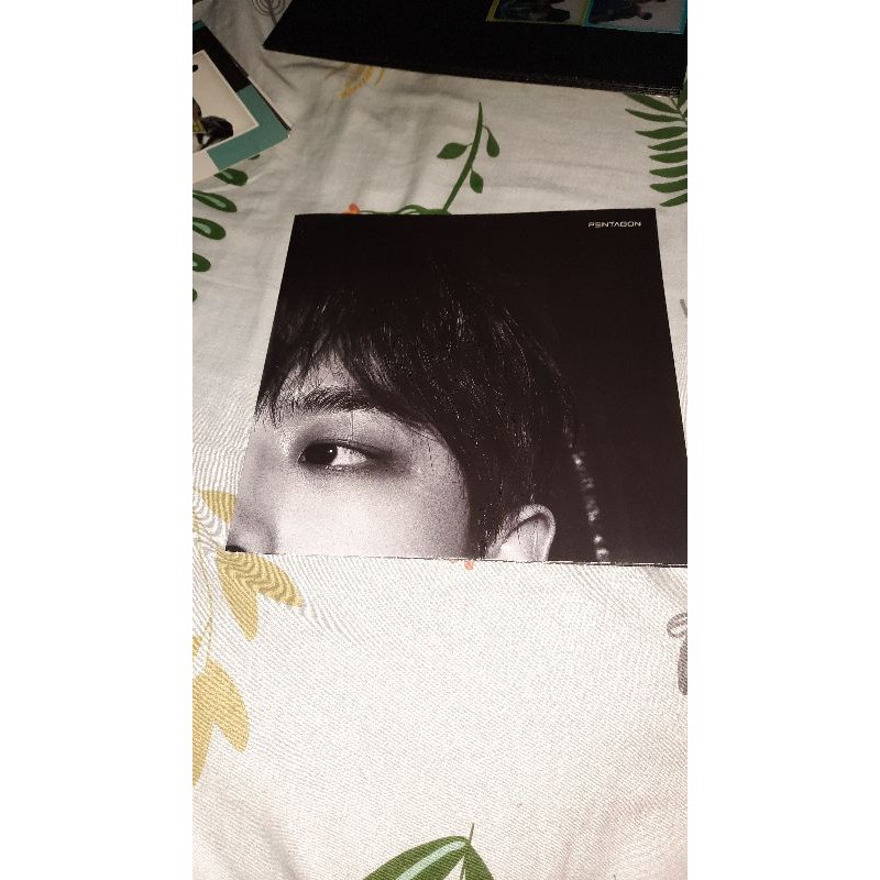 Poster Pentagon Hongseok Album Universe: The Black hall