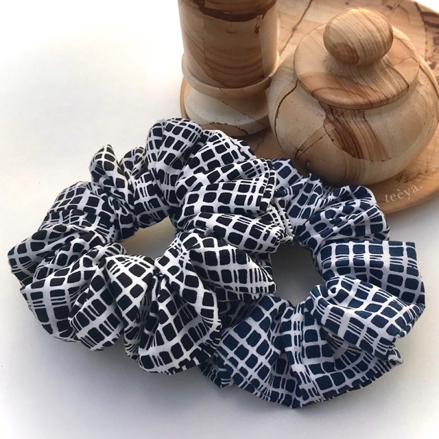Hair Scrunchie (Noceur)