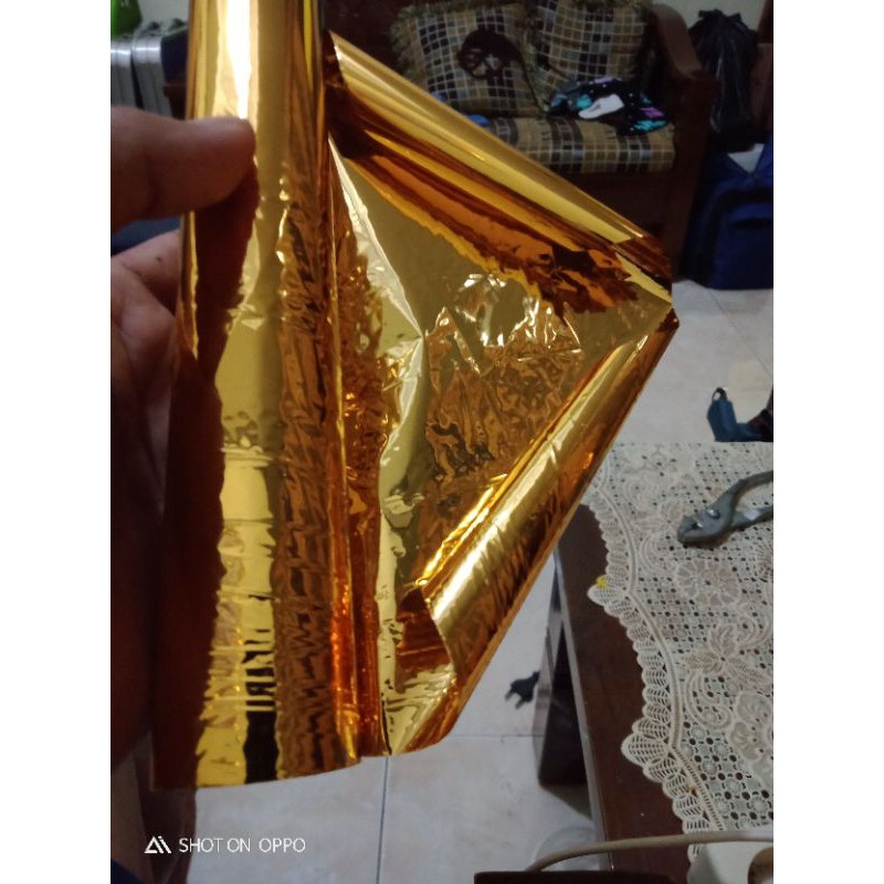 foil prada emas