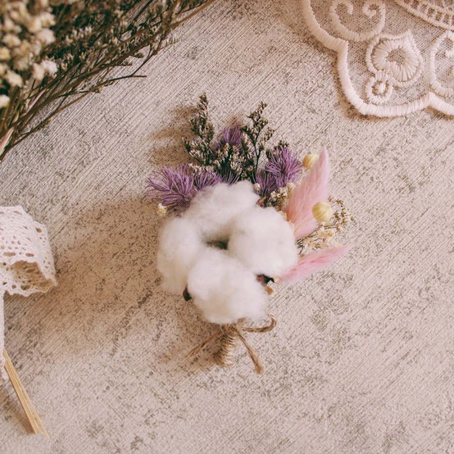 Boutonniere Corsage Pria / Pin Jas Pria
