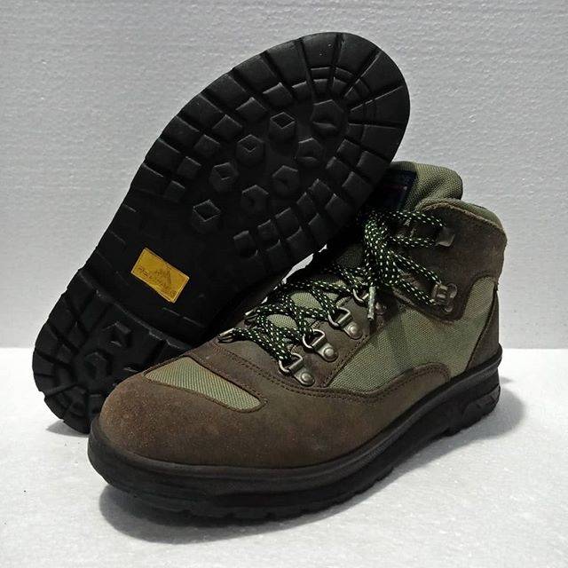 Sepatu the redface