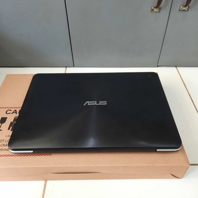 Laptop Asus X455LAB, Core i3-5005U Ram 4/500Gb HDD Windows 10 Layar 14inch Siap pakai