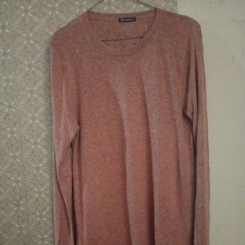 Kaos Wanita Oranye Misty Mallawi Preloved