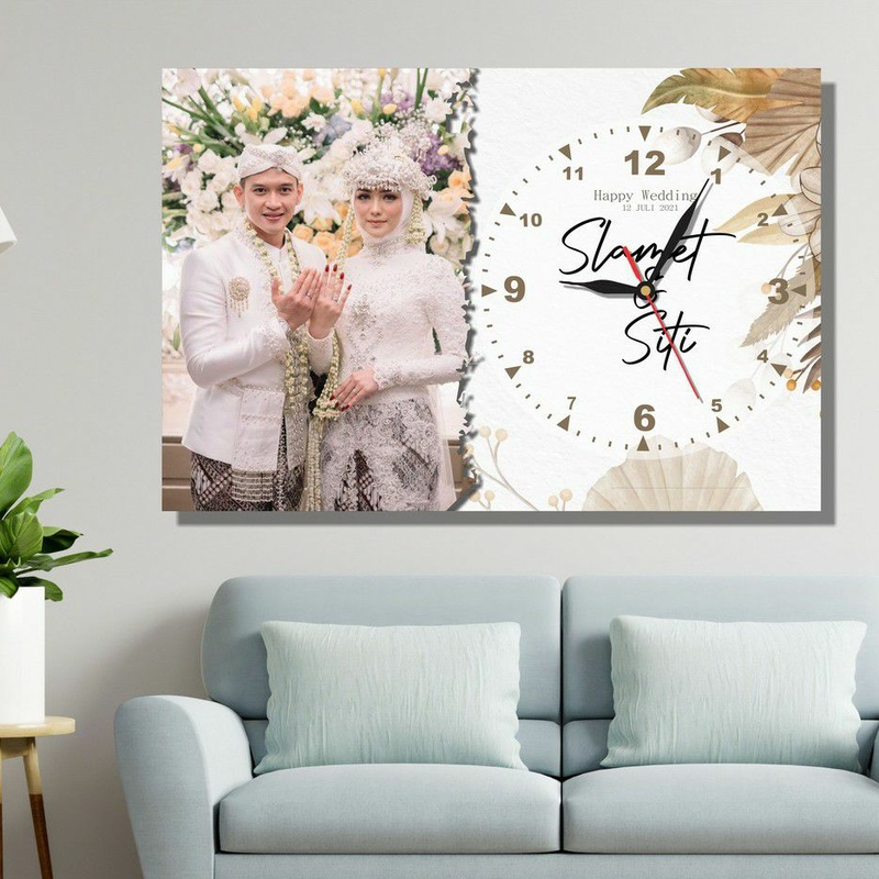Jam dinding custom foto dan nama kado pernikahan ulang tahun