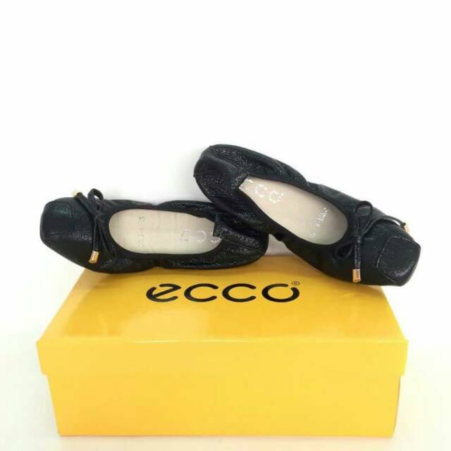 ECCO Flat Shoes (Include Box)