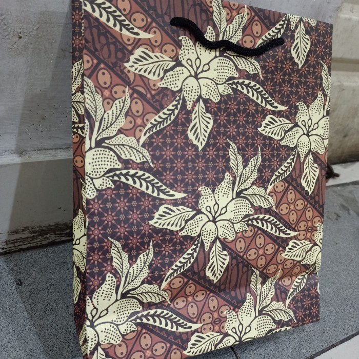 

✨ BISA COD ✨ paper bag buku batik bahan tebal isi 12 pcs terlaris dan termurah